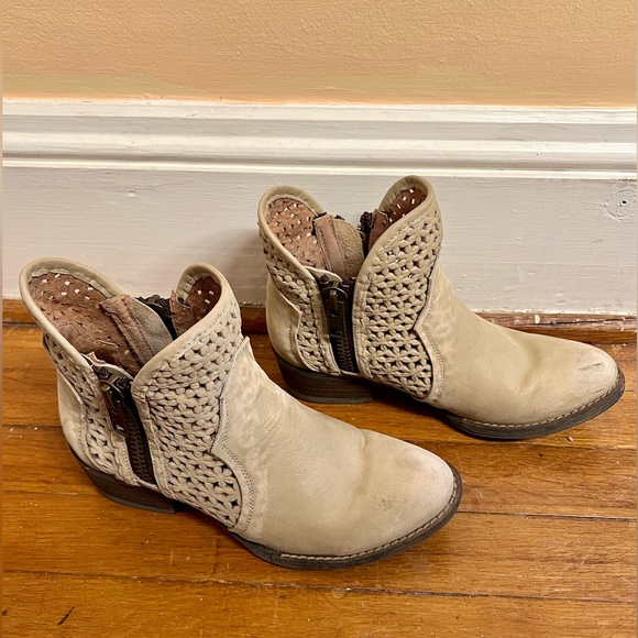 🌾Circle G by Corral Leather Cutout Tan Booties 7.5 - Picture 4 of 10